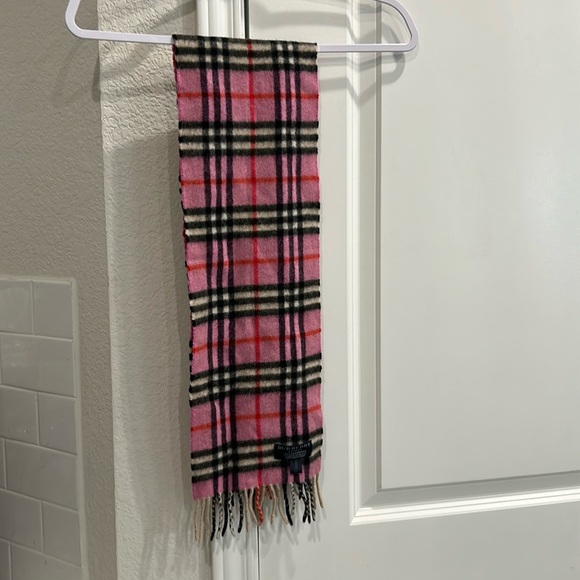 100% Authentic Burberry London Cashmere - Picture 1 of 4